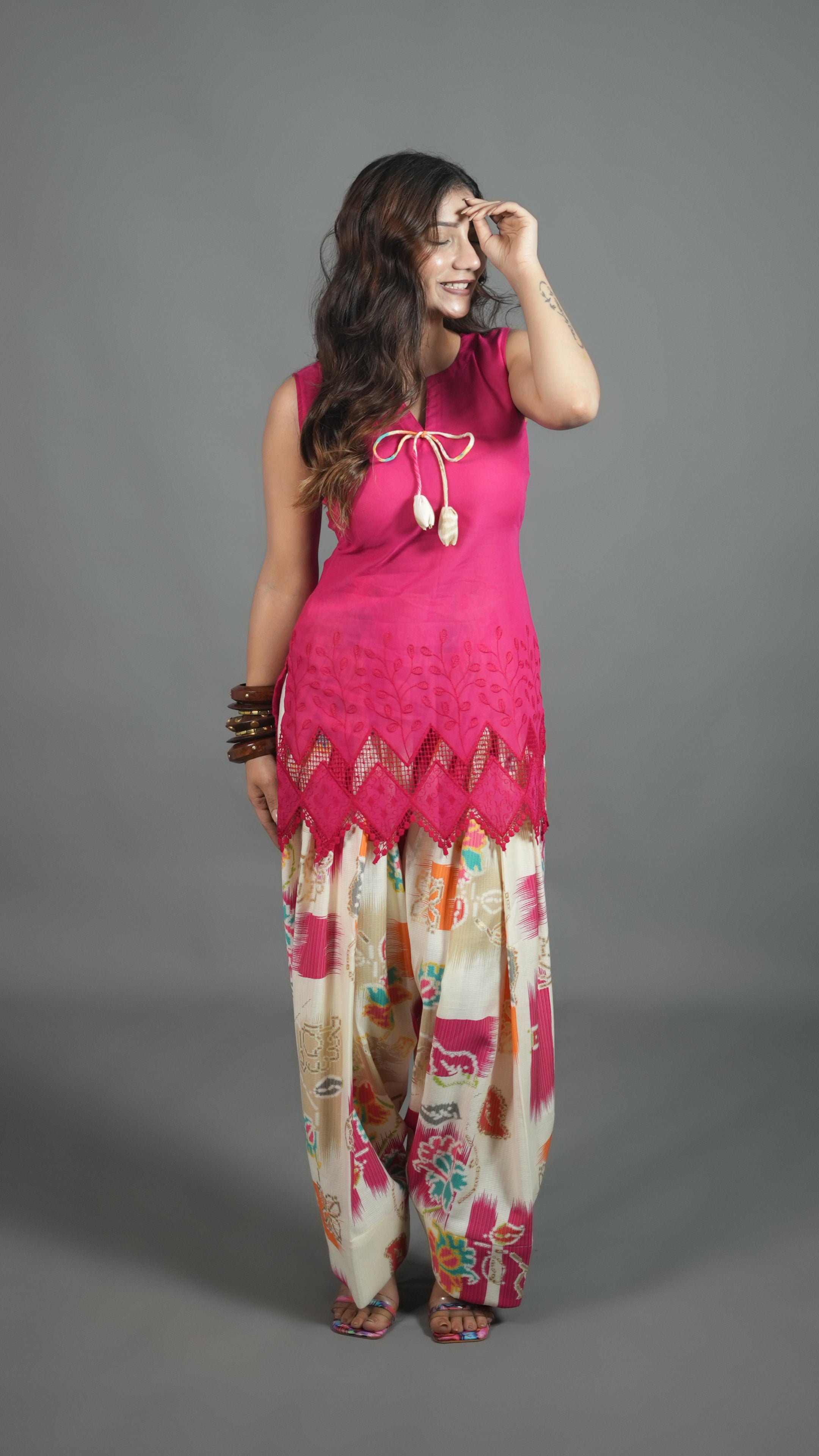 Gulabo Farshi Set