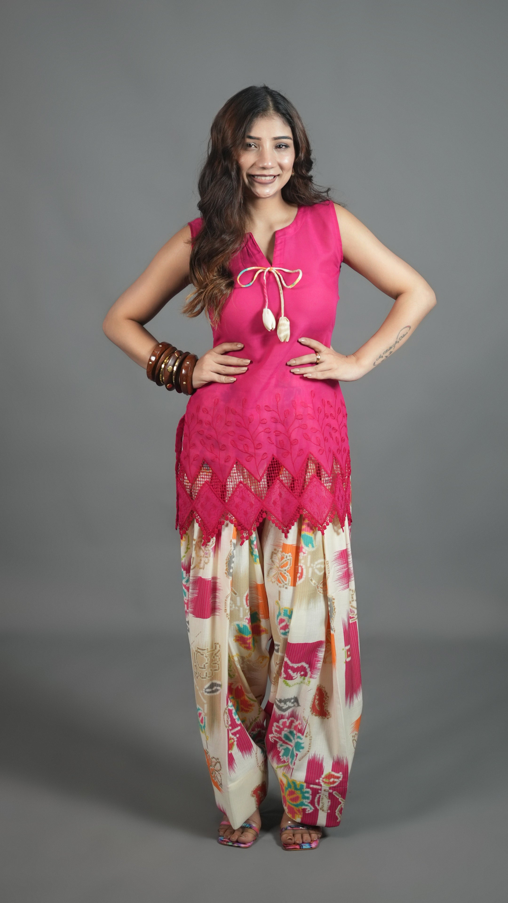 Gulabo Farshi Set