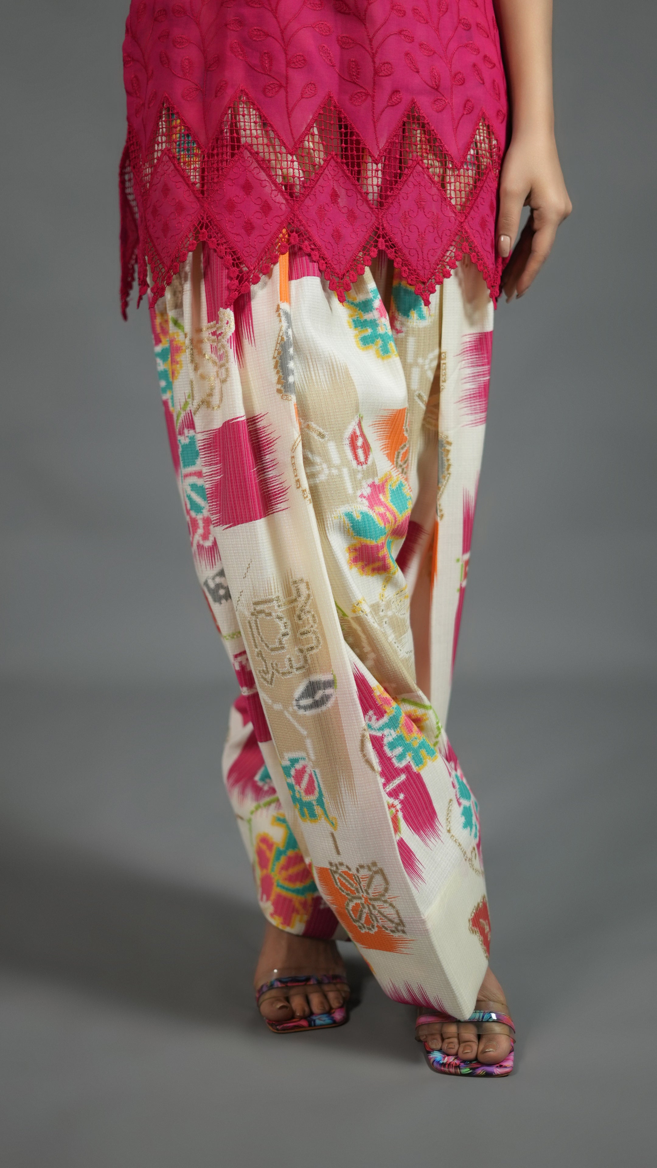 Gulabo Farshi Set