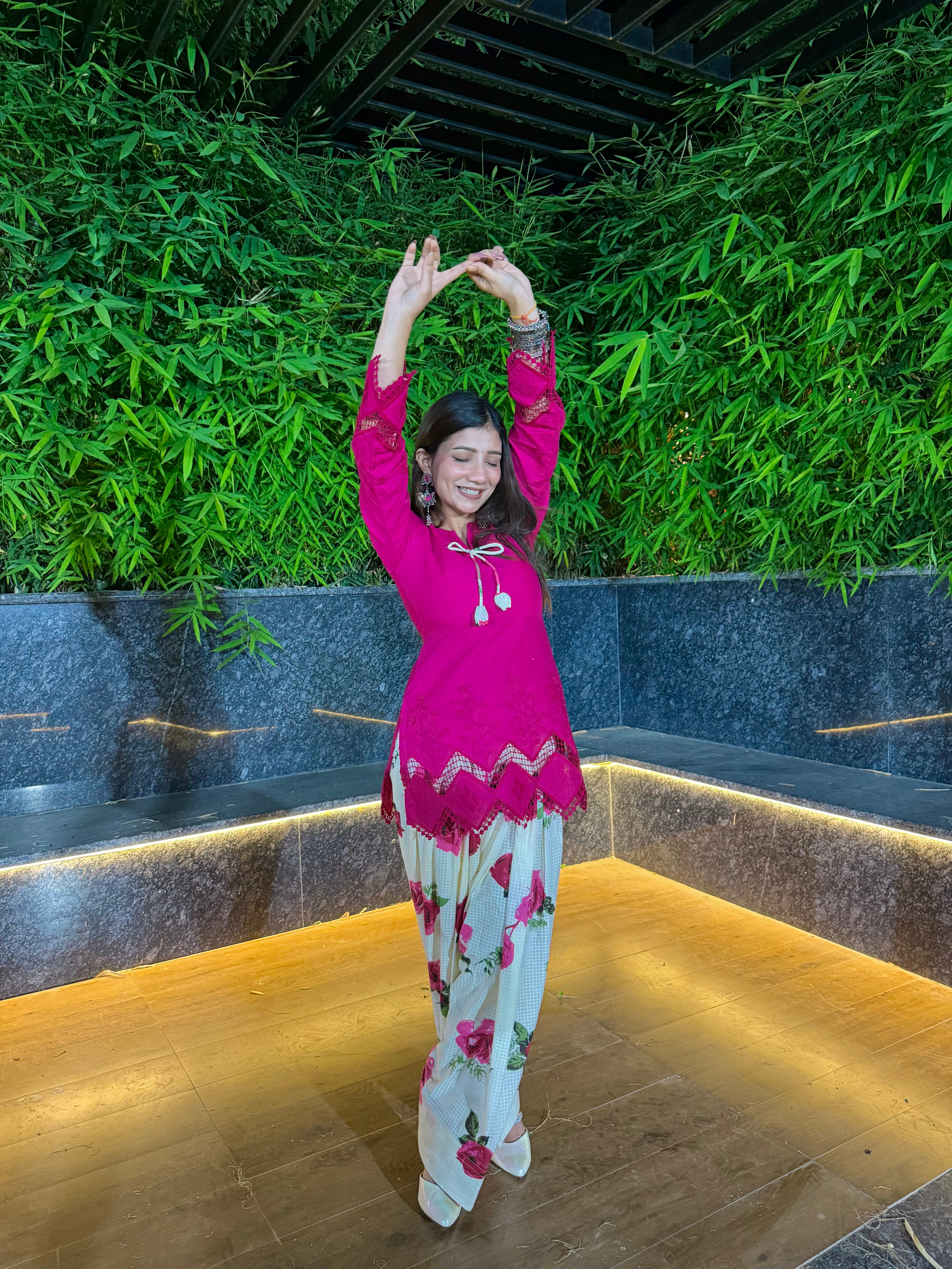 Gulabo With Sleeve Farshi Set