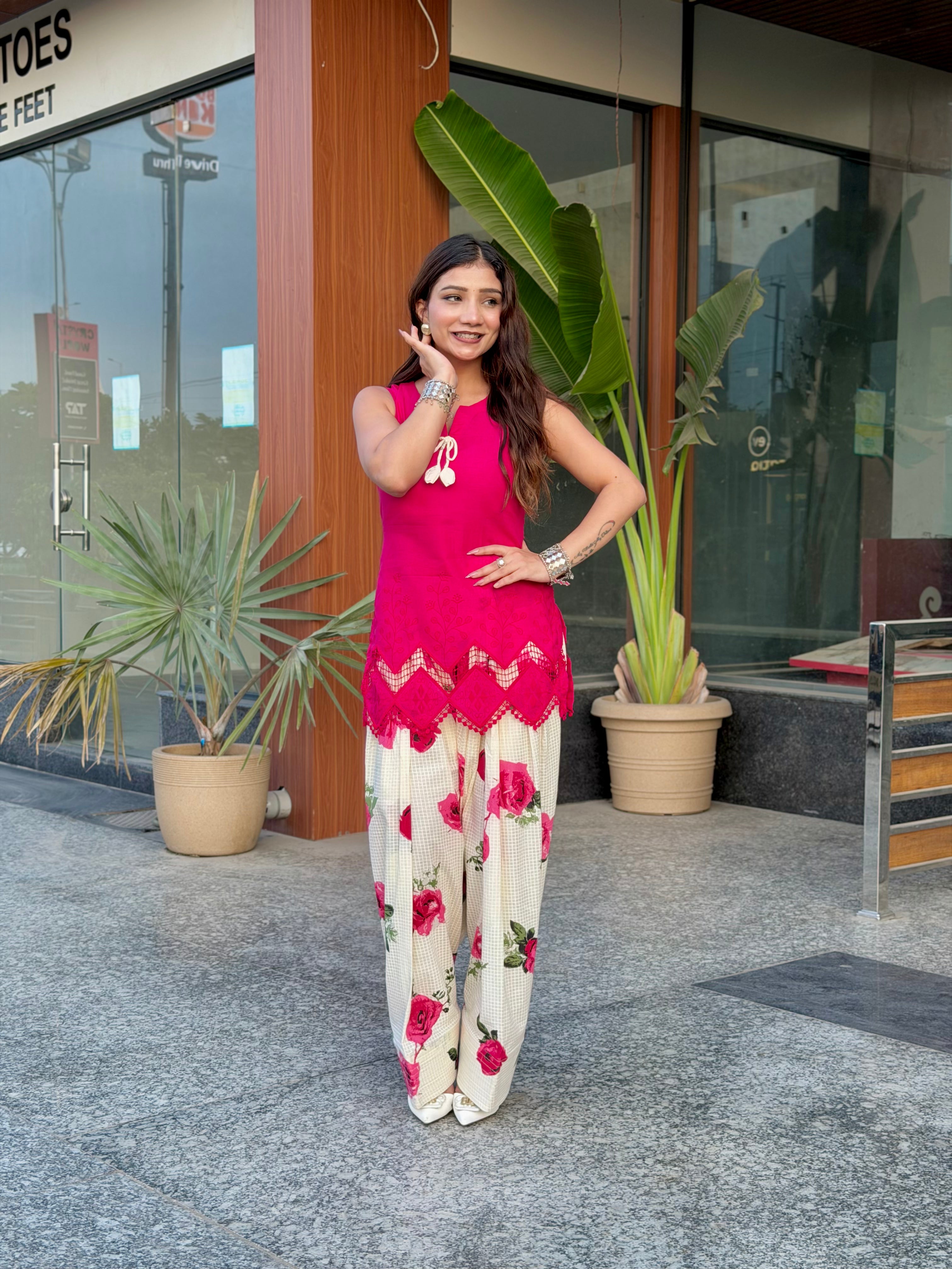 Gulabo Farshi Set