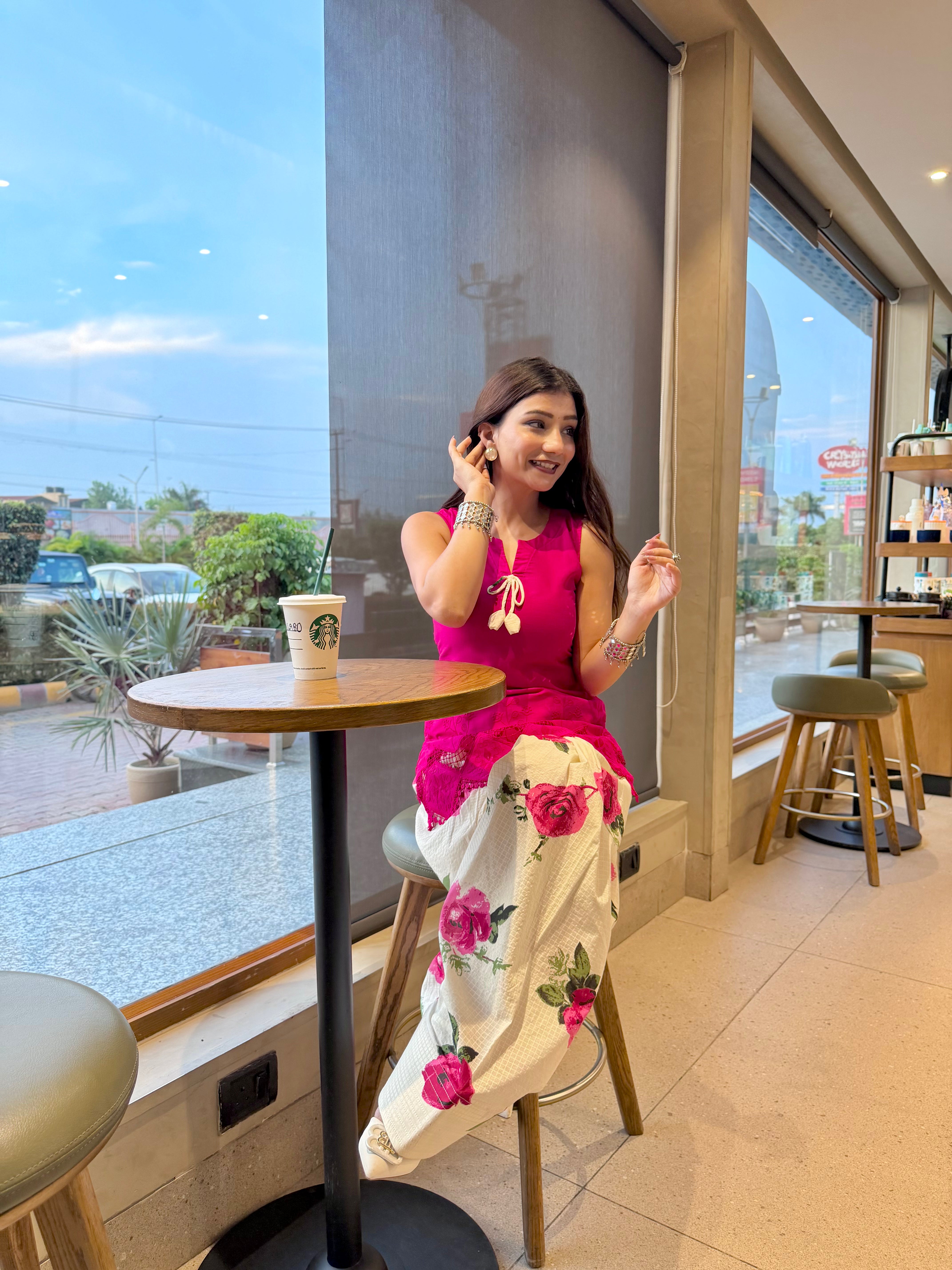 Gulabo Farshi Set